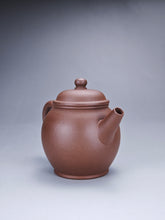 Load image into Gallery viewer, Lao Zini Tall Julun Yixing Teapot 老紫泥高巨轮珠 145ml
