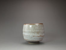 Load image into Gallery viewer, Shino Glazed Stoneware Teacup no.6 手工陶艺志野杯 135ml
