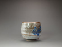 Load image into Gallery viewer, Shino Glazed Stoneware Teacup no.6 手工陶艺志野杯 135ml
