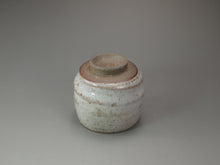 Load image into Gallery viewer, Shino Glazed Stoneware Teacup no.6 手工陶艺志野杯 135ml
