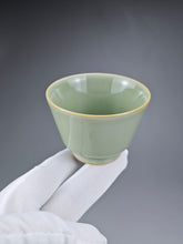 Load image into Gallery viewer, 70ml Miseyou Porcelain Horseshoe Teacup from Jingdezhen 秘色釉小马蹄杯
