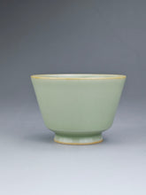 Load image into Gallery viewer, 70ml Miseyou Porcelain Horseshoe Teacup from Jingdezhen 秘色釉小马蹄杯
