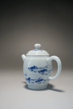 Load image into Gallery viewer, Qinghua Fish Motif Jingdezhen Porcelain Teapot 青花写意小高仕壶 70ml

