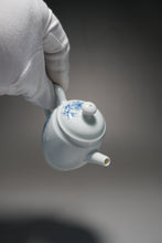 Load image into Gallery viewer, Qinghua Little Bird Jingdezhen Porcelain Teapot 青花写意小高仕壶 70ml
