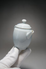 Load image into Gallery viewer, Qinghua Little Bird Jingdezhen Porcelain Teapot 青花写意小高仕壶 70ml
