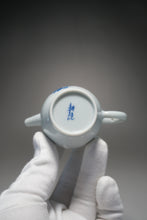 Load image into Gallery viewer, Qinghua Little Bird Jingdezhen Porcelain Teapot 青花写意小高仕壶 70ml

