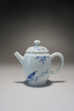 Load image into Gallery viewer, Qinghua Bird on Branch Jingdezhen Porcelain Teapot 青花写意小高仕壶 70ml
