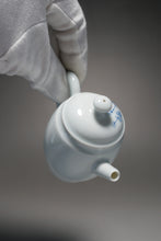 Load image into Gallery viewer, Qinghua Bird on Branch Jingdezhen Porcelain Teapot 青花写意小高仕壶 70ml
