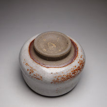 Load image into Gallery viewer, Shino Glazed Stoneware Teacup no.4 手工陶艺志野杯 75ml
