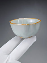 Load image into Gallery viewer, Pair of Matching 50ml Four Lobed Ruyao Teacups 汝窑天青四瓣花对杯
