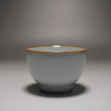 Load image into Gallery viewer, 80ml Moon White Ruyao Shangshan Teacup 月白汝窑上善杯
