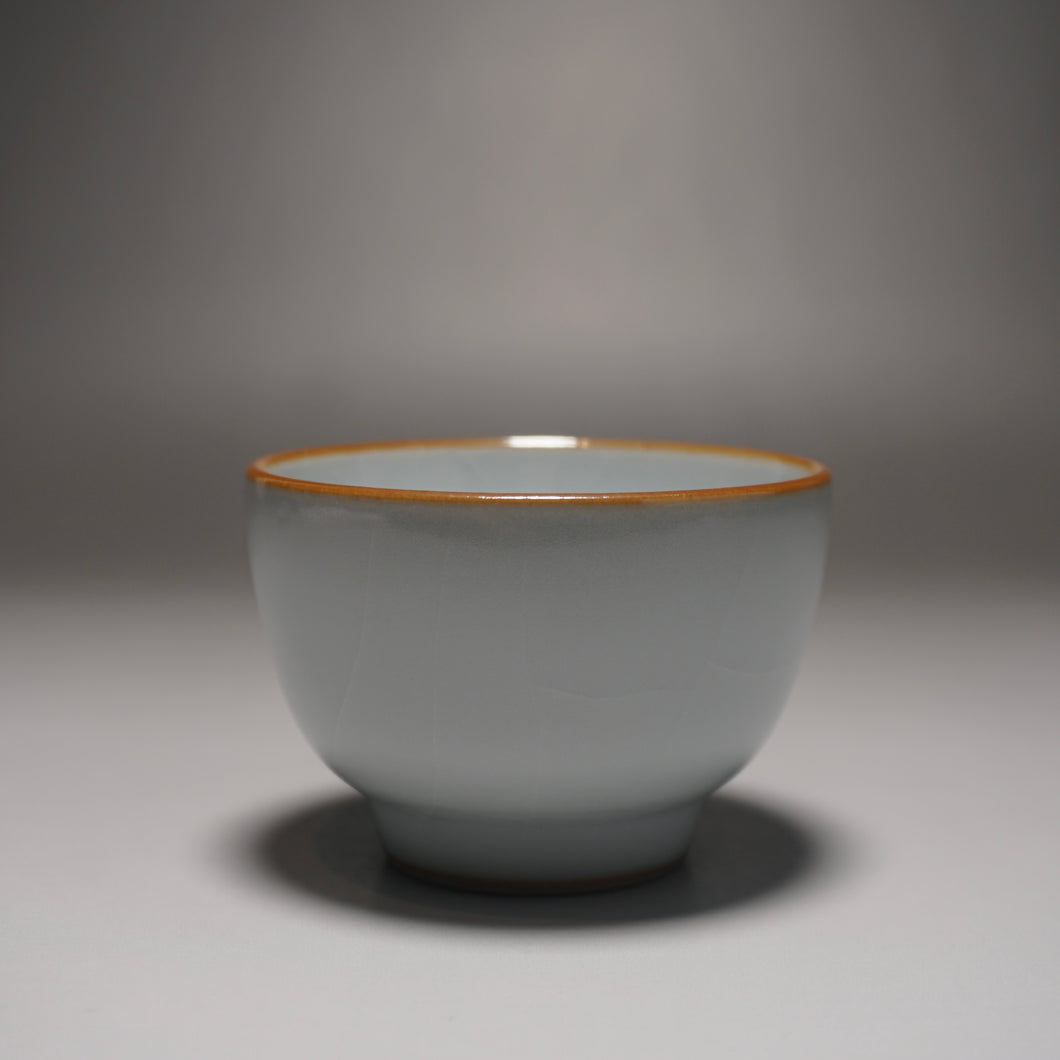 80ml Moon White Ruyao Shangshan Teacup 月白汝窑上善杯