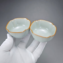 Load image into Gallery viewer, Pair of Matching 50ml Four Lobed Ruyao Teacups 汝窑天青四瓣花对杯
