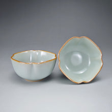 Load image into Gallery viewer, Pair of Matching 50ml Four Lobed Ruyao Teacups 汝窑天青四瓣花对杯
