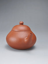 Load image into Gallery viewer, Zhuni Dahongpao Pear Yixing Teapot 朱泥大红袍梨形 120ml
