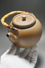 Load image into Gallery viewer, Wood Fired Baiyuduan Yixing Clay Round Kettle 白玉段柴烧烧水壶 820ml
