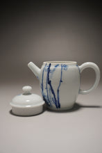 Load image into Gallery viewer, Qinghua Plum Blossoms Jingdezhen Fine Porcelain Teapot by Master KuangShi 青花匡石手绘高士壶-梅花 85ml
