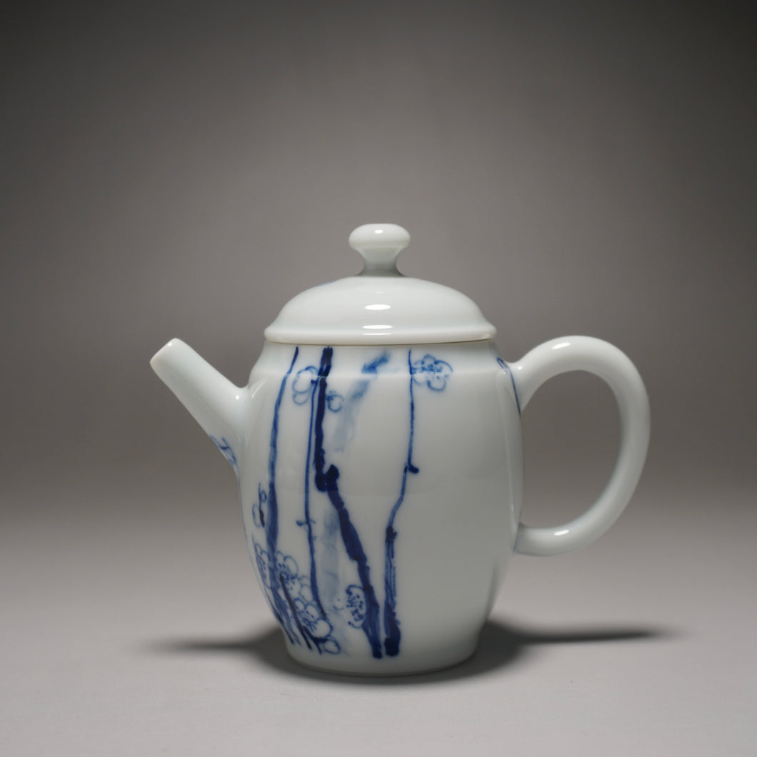 Qinghua Plum Blossoms Jingdezhen Fine Porcelain Teapot by Master KuangShi 青花匡石手绘高士壶-梅花 85ml