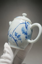 Load image into Gallery viewer, Qinghua Orchid Jingdezhen Fine Porcelain Teapot by Master KuangShi 青花匡石手绘高士壶-兰花 85ml
