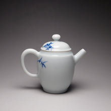 Load image into Gallery viewer, Qinghua Youlihong Bamboo Motif Jingdezhen Porcelain Teapot 青花釉里红高仕壶 85ml
