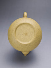 Load image into Gallery viewer, Benshan lüni Gourd Yixing Teapot 本山绿泥葫芦 200ml
