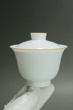 Load image into Gallery viewer, 160ml Big Flower Tianbai Jingdezhen Porcelain Gaiwan (no saucer) 大花神盖碗无碟

