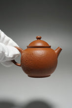 Load image into Gallery viewer, Fully handmade Zhuni Julunzhu Teapot with carving by DaSheng 全手工大生朱泥刻绘巨轮珠 90ml
