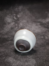 Load image into Gallery viewer, 90ml Zen Series Ruyao Shukou Teacup 汝窑束口悟道杯
