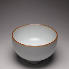 Load image into Gallery viewer, 95ml Moon White Ruyao High Base Teacup 月白汝窑高足杯

