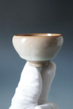 Load image into Gallery viewer, 80ml Ltd. Ed. Shan Kilns Ruyao FangHua Hanlu Teacup 善窑汝窑芳华含露杯
