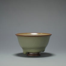 Load image into Gallery viewer, 65ml Shan Kilns Dripping Fenqing Ruyao Teacup 善窑汝窑粉青流釉杯
