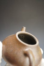 Load image into Gallery viewer, Wood Fired Yellow Jiangponi Hulupiao Yixing Teapot 柴烧黄降坡泥葫芦瓢 145ml
