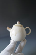 Load image into Gallery viewer, Wood Fired Jingdezhen Stoneware Teapot 柴烧茶壶 145ml
