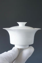 Load image into Gallery viewer, Light Cloud Tianbai White Jingdezhen Porcelain Gaiwan 甜白两才轻云盖碗 110ml
