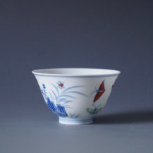 Load image into Gallery viewer, Doucai Butterflies Jingdezhen Porcelain Teacup 斗彩花蝶仿古杯 70ml
