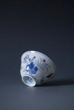 Load image into Gallery viewer, Doucai Butterflies Jingdezhen Porcelain Teacup 斗彩花蝶仿古杯 70ml
