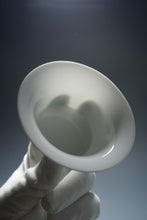 Load image into Gallery viewer, Light Cloud Tianbai White Jingdezhen Porcelain Gaiwan 甜白两才轻云盖碗 110ml
