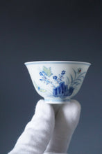 Load image into Gallery viewer, Doucai Butterflies Jingdezhen Porcelain Teacup 斗彩花蝶仿古杯 70ml

