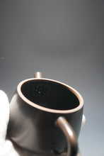 Load image into Gallery viewer, 130ml Dark Bian Hanwa Nixing Teapot by Li Wenxin 李文新坭兴扁汉瓦 (深）
