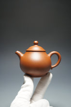 Load image into Gallery viewer, Red Jiangponi Panhu Yixing Teapot 降坡红泥潘壶 140ml
