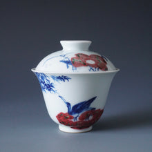 Load image into Gallery viewer, Qinghua Youlihong Crane Jingdezhen Porcelain Gaiwan 青花釉里红八大山人风格花鸟盖碗 120ml
