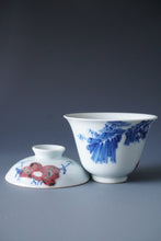 Load image into Gallery viewer, Qinghua Youlihong Crane Jingdezhen Porcelain Gaiwan 青花釉里红八大山人风格花鸟盖碗 120ml
