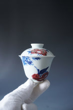 Load image into Gallery viewer, Qinghua Youlihong Crane Jingdezhen Porcelain Gaiwan 青花釉里红八大山人风格花鸟盖碗 120ml
