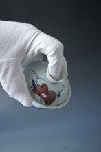 Load image into Gallery viewer, Qinghua Youlihong Crane Jingdezhen Porcelain Gaiwan 青花釉里红八大山人风格花鸟盖碗 120ml
