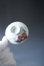 Load image into Gallery viewer, Qinghua Youlihong Crane Jingdezhen Porcelain Gaiwan 青花釉里红八大山人风格花鸟盖碗 120ml
