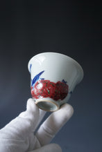 Load image into Gallery viewer, Qinghua Youlihong Crane Jingdezhen Porcelain Gaiwan 青花釉里红八大山人风格花鸟盖碗 120ml
