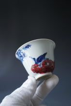 Load image into Gallery viewer, Qinghua Youlihong Crane Jingdezhen Porcelain Gaiwan 青花釉里红八大山人风格花鸟盖碗 120ml

