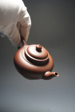 Load image into Gallery viewer, Lao Zini Xiaoying Yixing Teapot 老紫泥笑婴 220ml
