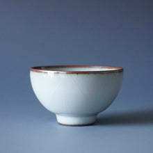 Load image into Gallery viewer, 85ml Moon White Ruyao Teacup by KengKou Studio 坑口烧汝月白品茗杯
