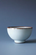 Load image into Gallery viewer, 85ml Moon White Ruyao Teacup by KengKou Studio 坑口烧汝月白品茗杯
